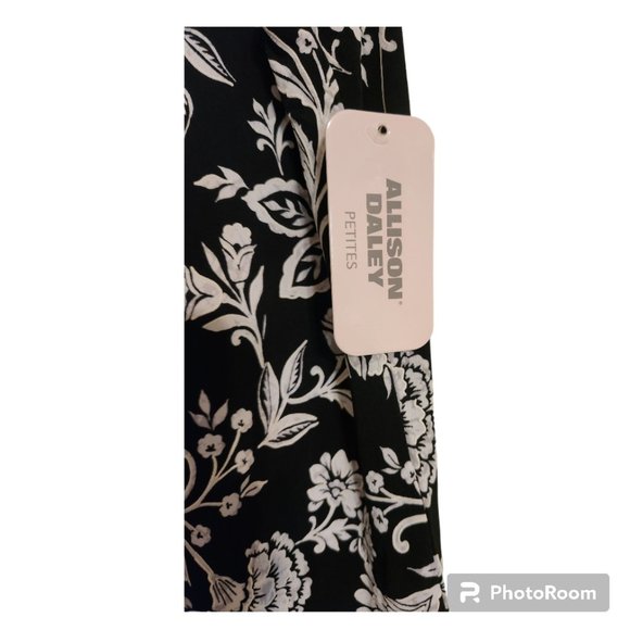 Petite Boho Floral Print Blouse - Size PXL - NWT - Picture 2 of 6